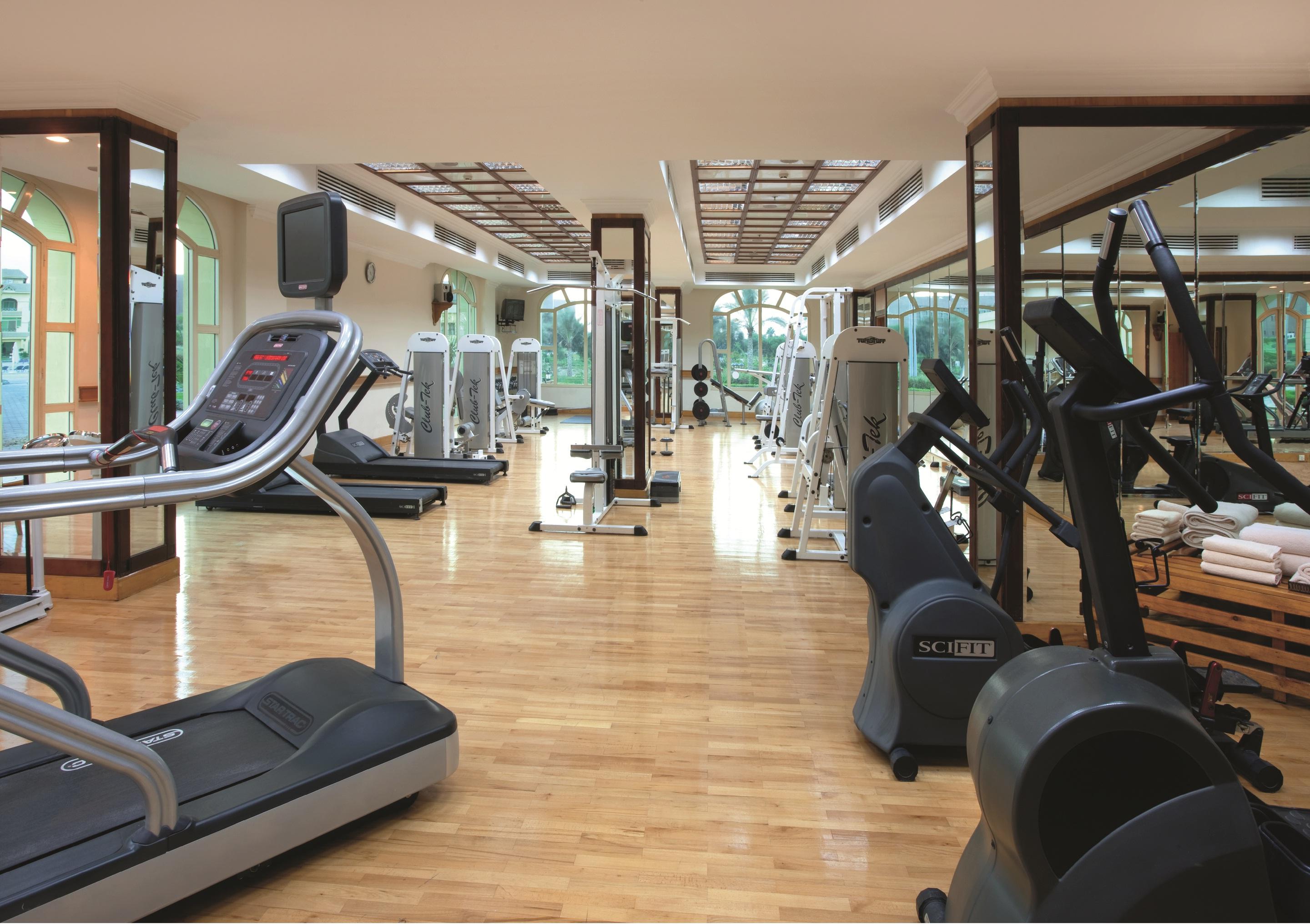 Moevenpick Hotel Cairo - Media City Giza Екстериор снимка The gym at the Taj Bengal